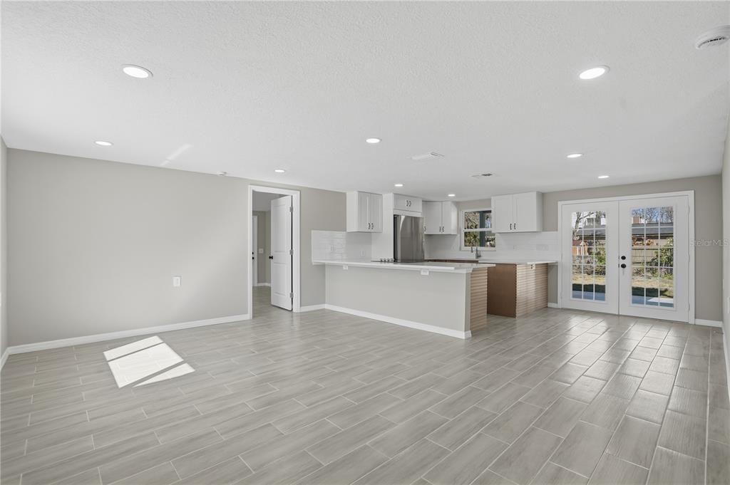 For Rent: $2,200 (3 beds, 2 baths, 1312 Square Feet)