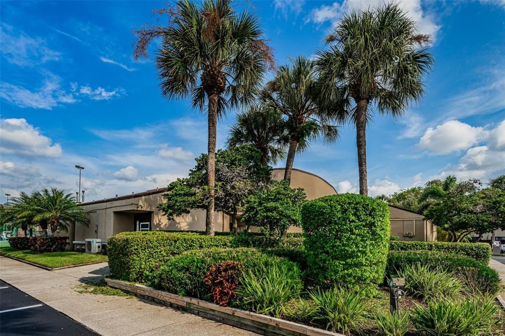 For Sale: $249,900 (2 beds, 2 baths, 930 Square Feet)