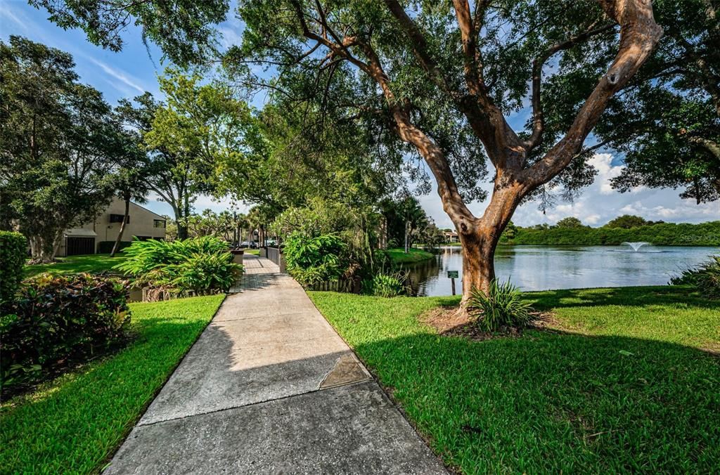 For Sale: $249,900 (2 beds, 2 baths, 930 Square Feet)