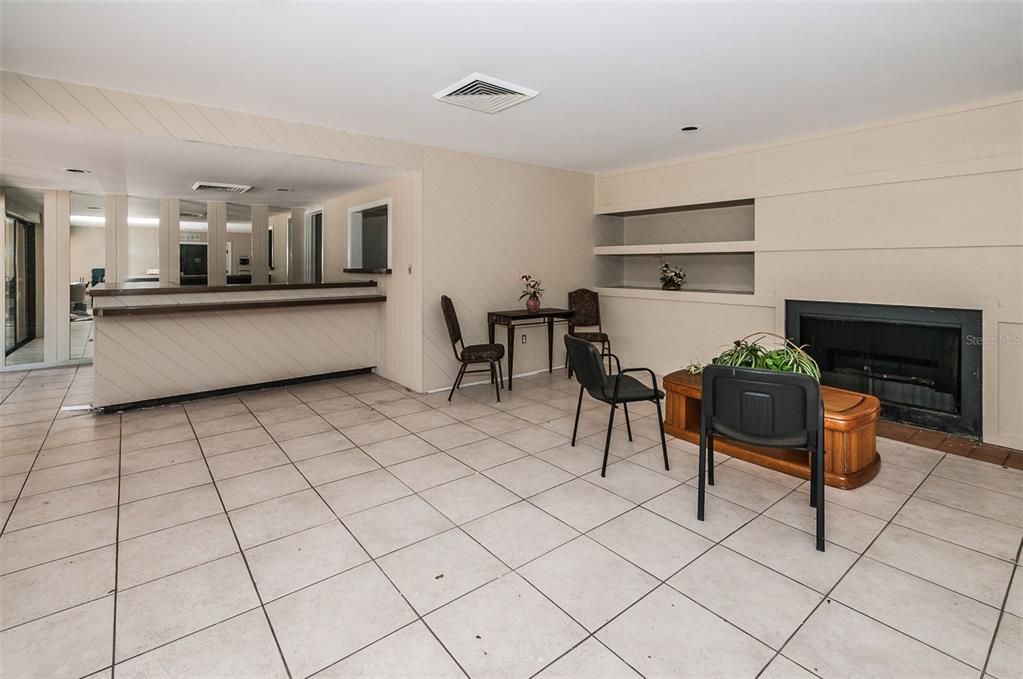 For Sale: $249,900 (2 beds, 2 baths, 930 Square Feet)