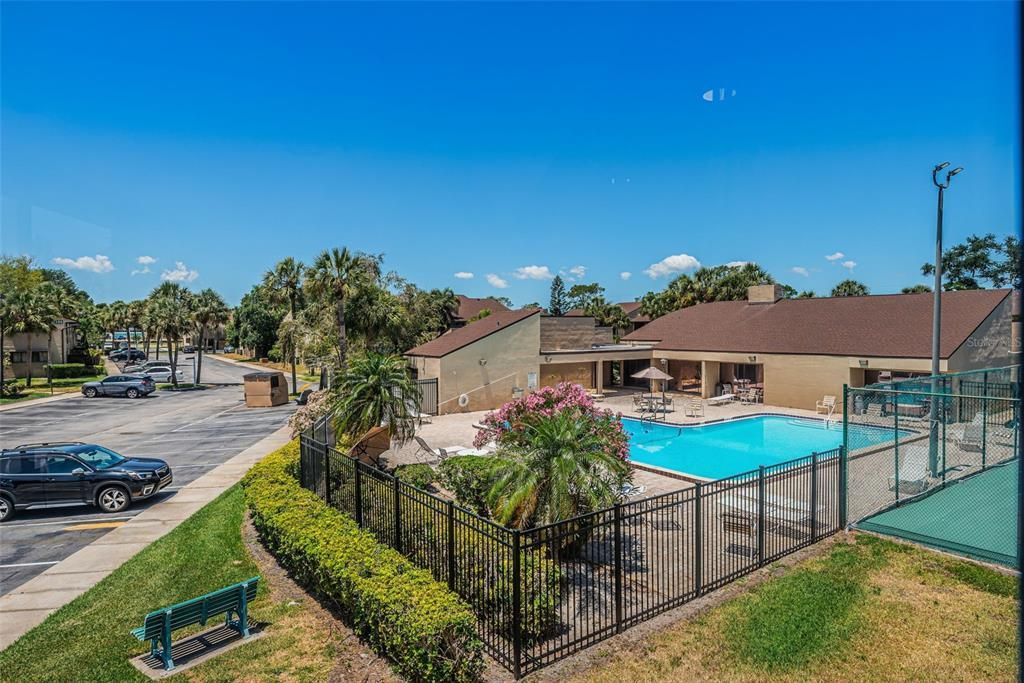 For Sale: $249,900 (2 beds, 2 baths, 930 Square Feet)