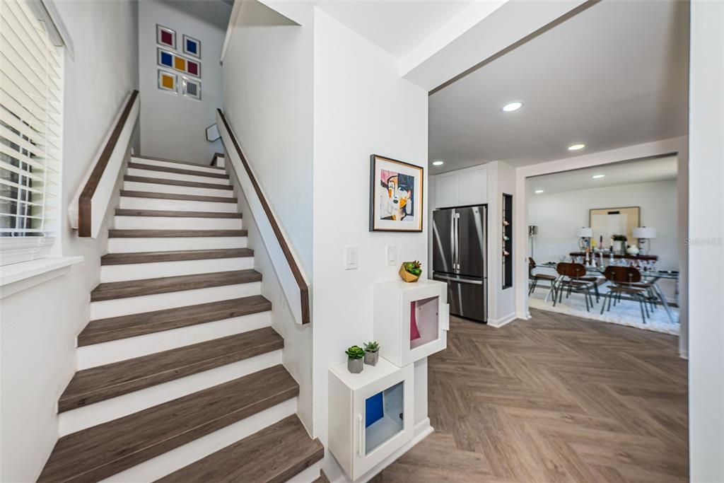 For Sale: $249,900 (2 beds, 2 baths, 930 Square Feet)