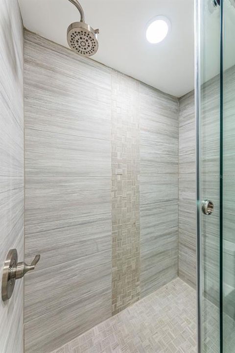 For Sale: $249,900 (2 beds, 2 baths, 930 Square Feet)