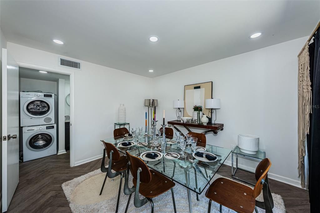 For Sale: $249,900 (2 beds, 2 baths, 930 Square Feet)