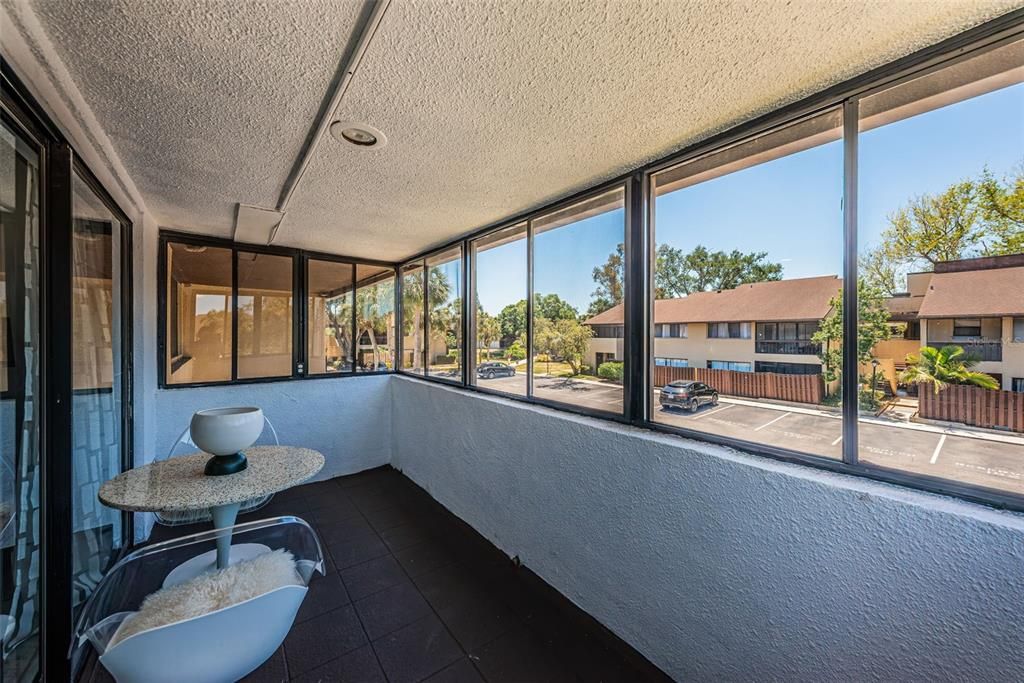 For Sale: $249,900 (2 beds, 2 baths, 930 Square Feet)