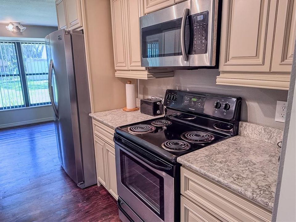 For Rent: $2,500 (3 beds, 2 baths, 1632 Square Feet)