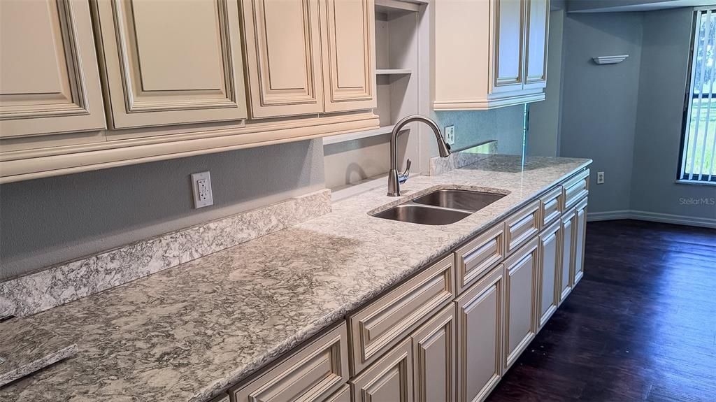 For Rent: $2,500 (3 beds, 2 baths, 1632 Square Feet)