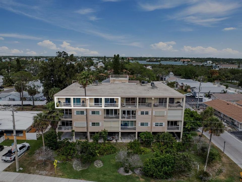 For Sale: $939,000 (3 beds, 2 baths, 2220 Square Feet)
