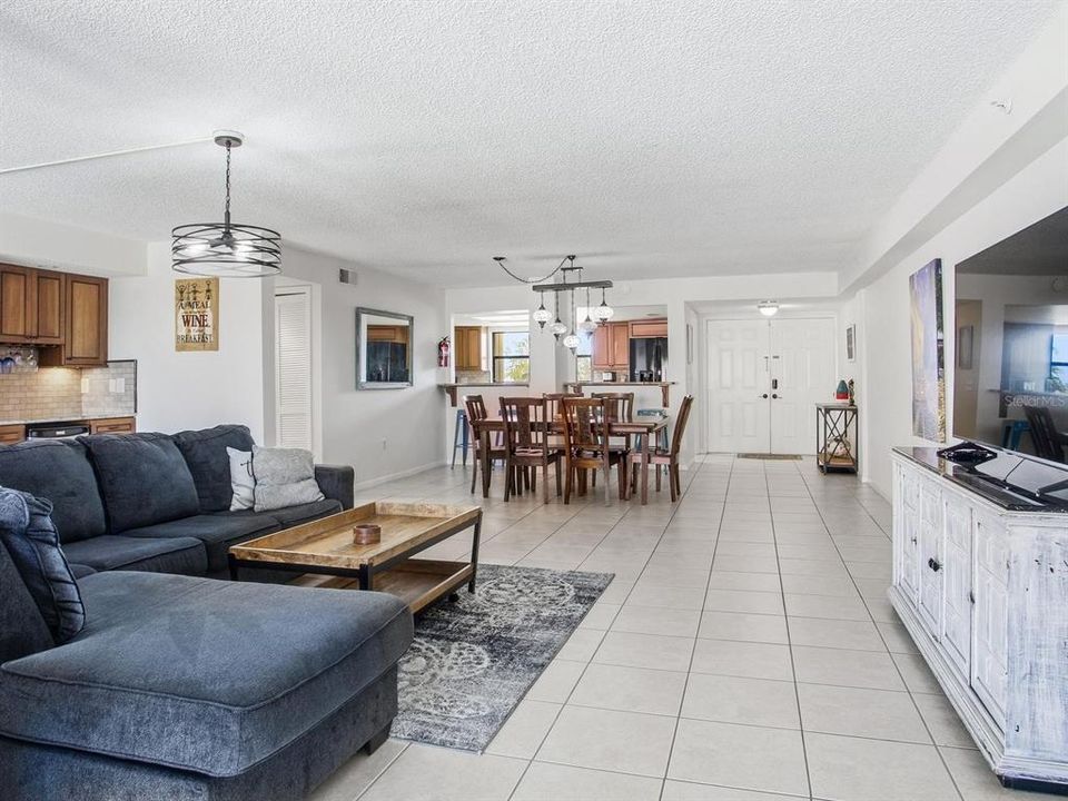 For Sale: $939,000 (3 beds, 2 baths, 2220 Square Feet)