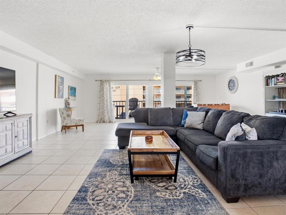 For Sale: $939,000 (3 beds, 2 baths, 2220 Square Feet)