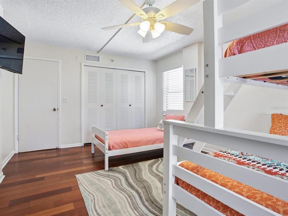 For Sale: $939,000 (3 beds, 2 baths, 2220 Square Feet)