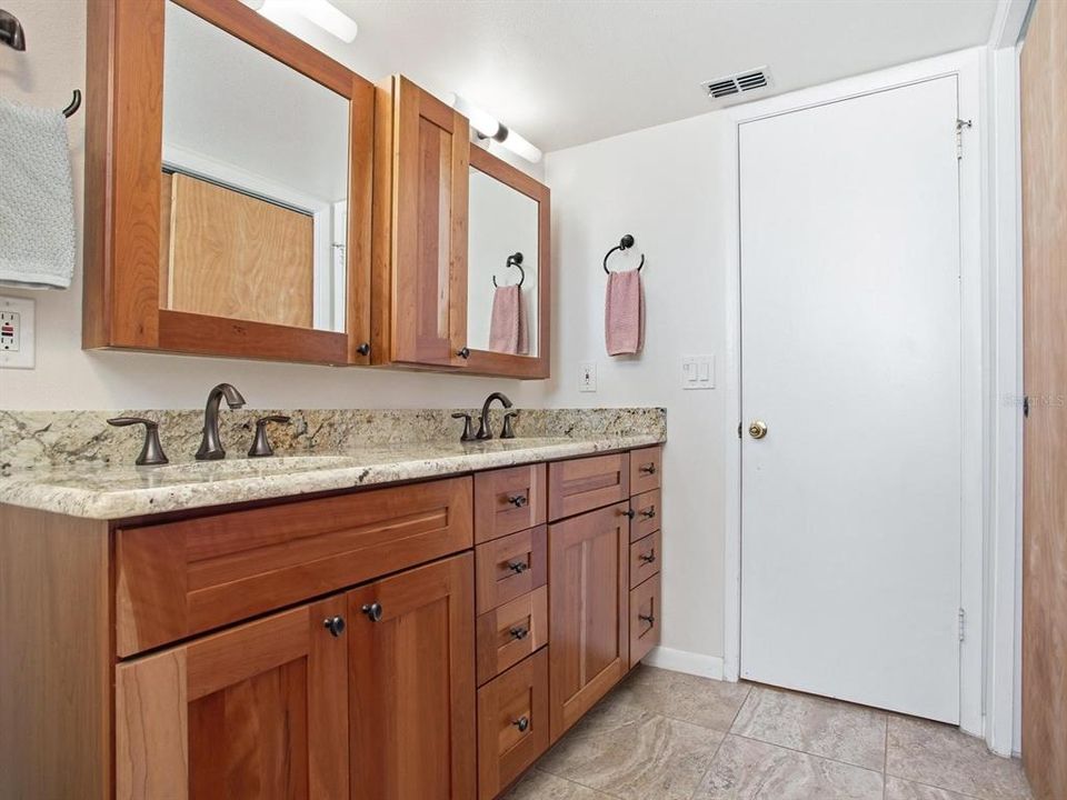 For Sale: $939,000 (3 beds, 2 baths, 2220 Square Feet)