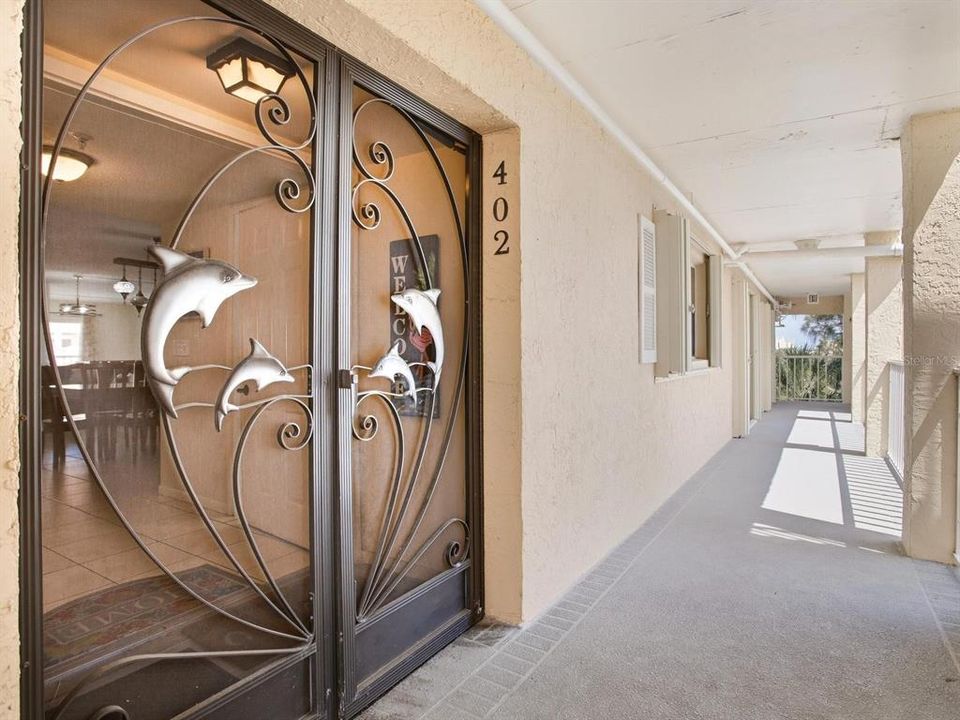 For Sale: $939,000 (3 beds, 2 baths, 2220 Square Feet)