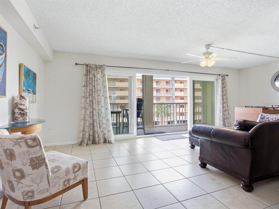 For Sale: $939,000 (3 beds, 2 baths, 2220 Square Feet)