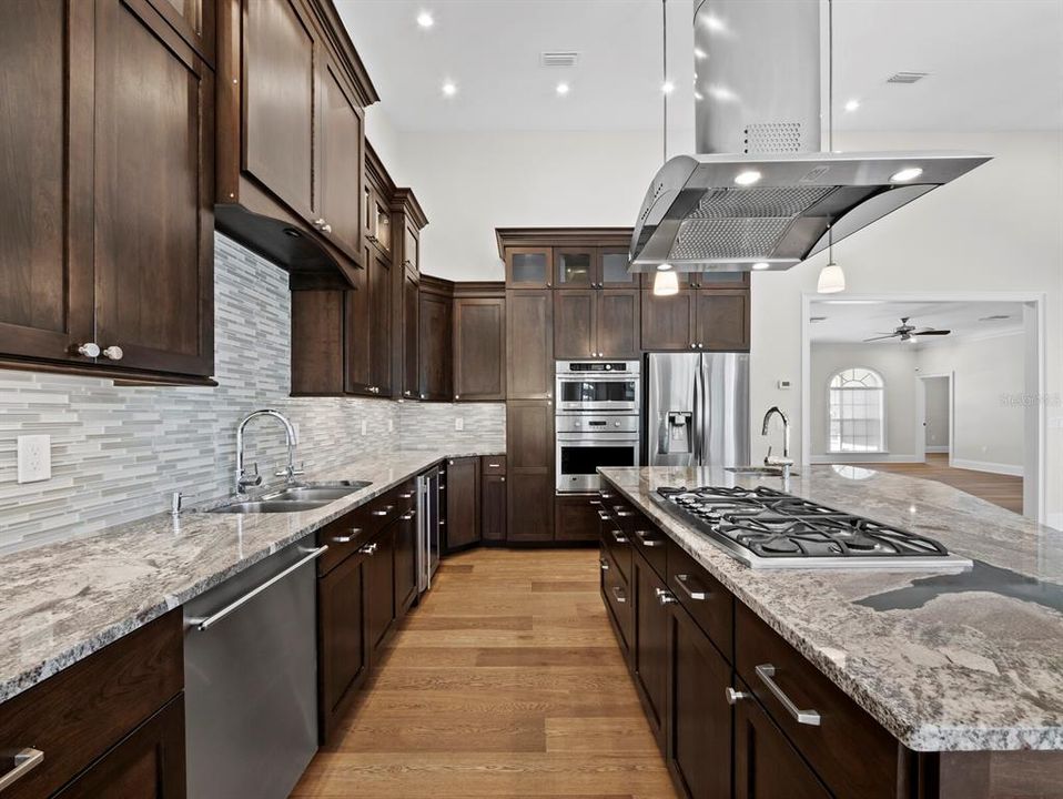 Active With Contract: $2,295,000 (3 beds, 2 baths, 2505 Square Feet)