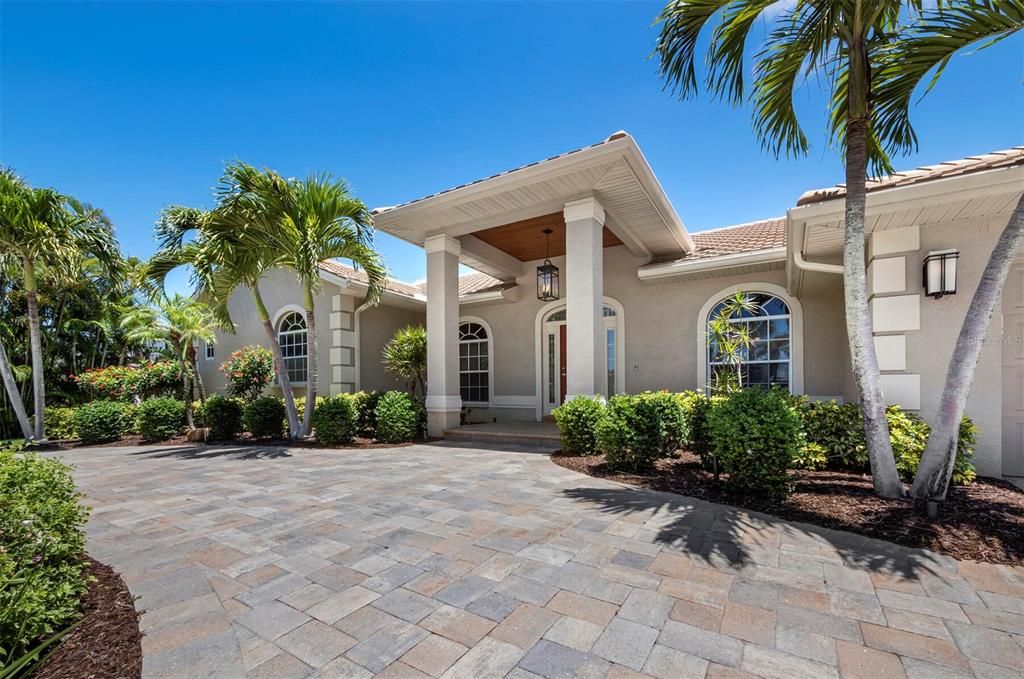 Active With Contract: $2,295,000 (3 beds, 2 baths, 2505 Square Feet)