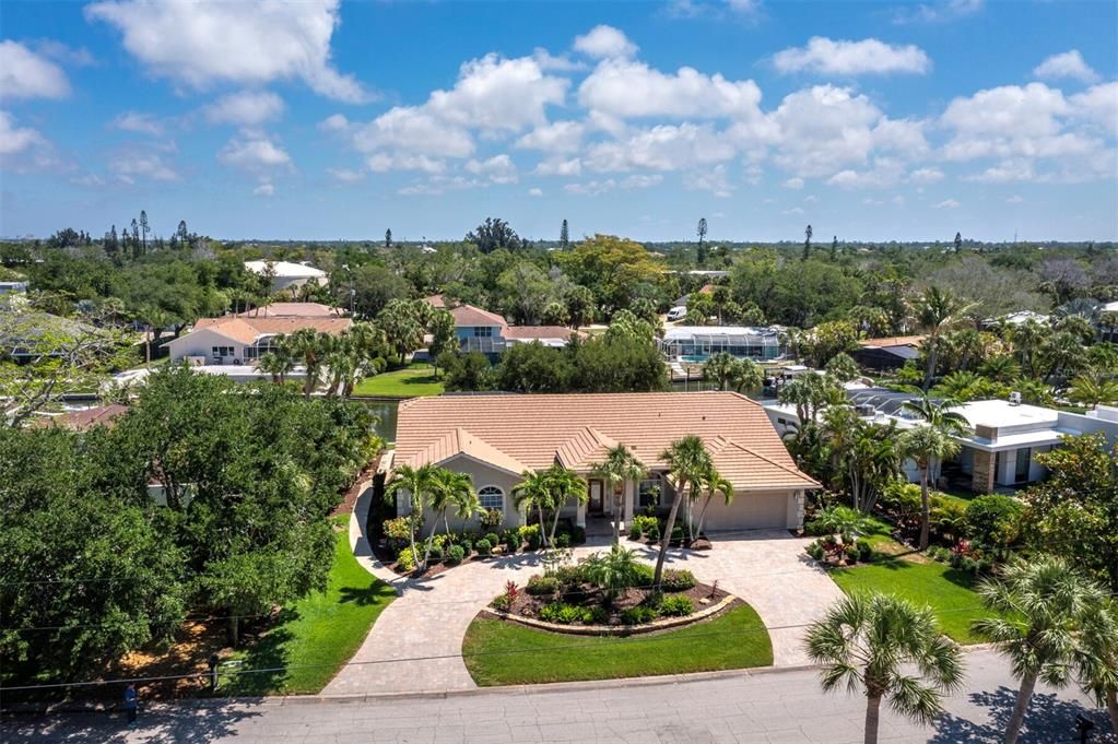Active With Contract: $2,295,000 (3 beds, 2 baths, 2505 Square Feet)