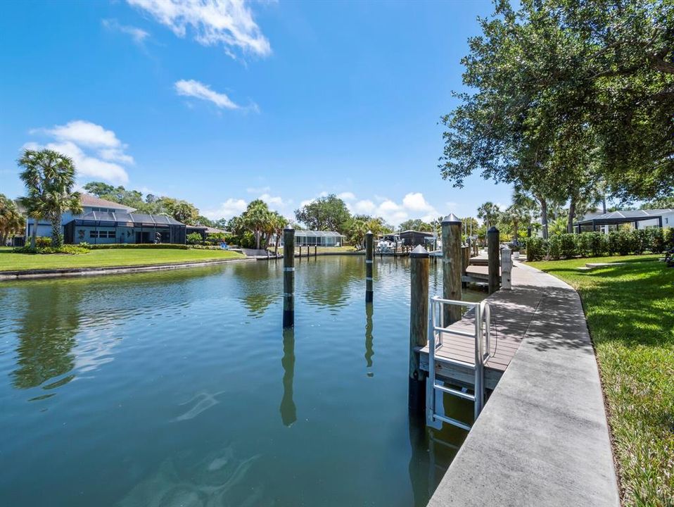 Active With Contract: $2,295,000 (3 beds, 2 baths, 2505 Square Feet)