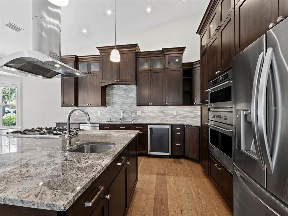 Active With Contract: $2,295,000 (3 beds, 2 baths, 2505 Square Feet)