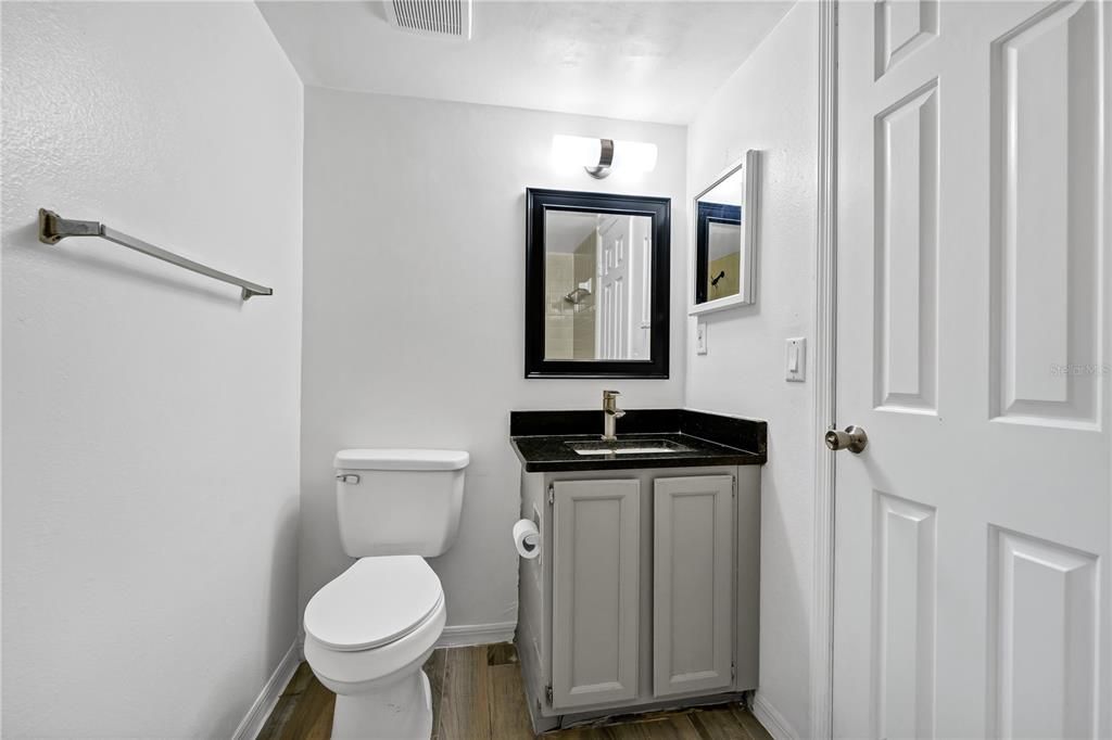 Activo con contrato: $153,000 (2 camas, 2 baños, 1010 Pies cuadrados)