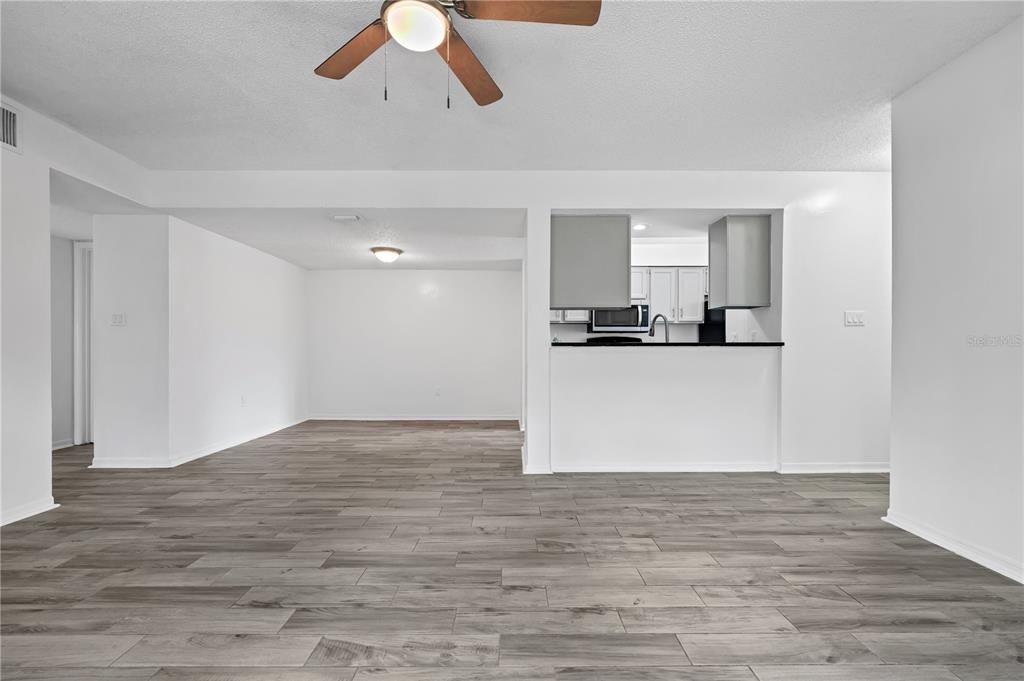 Activo con contrato: $153,000 (2 camas, 2 baños, 1010 Pies cuadrados)