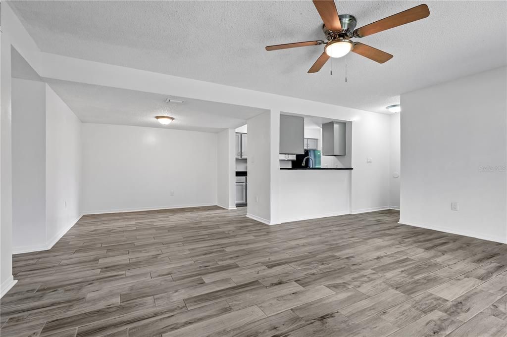 Activo con contrato: $153,000 (2 camas, 2 baños, 1010 Pies cuadrados)