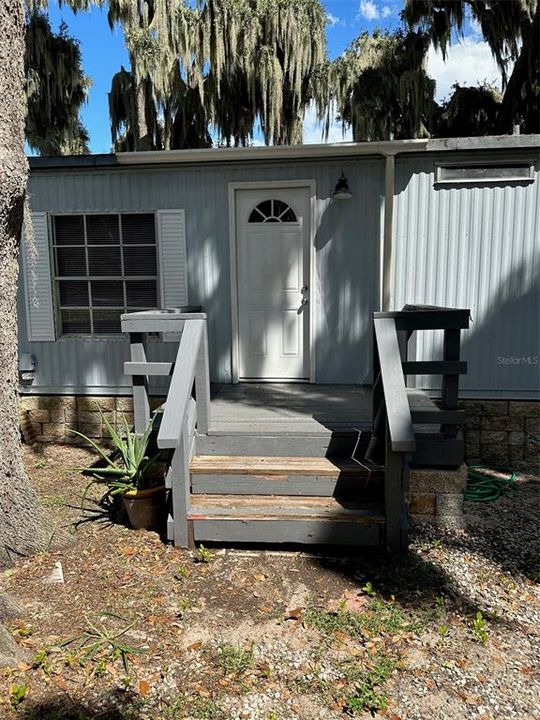 For Sale: $215,000 (3 beds, 2 baths, 1260 Square Feet)