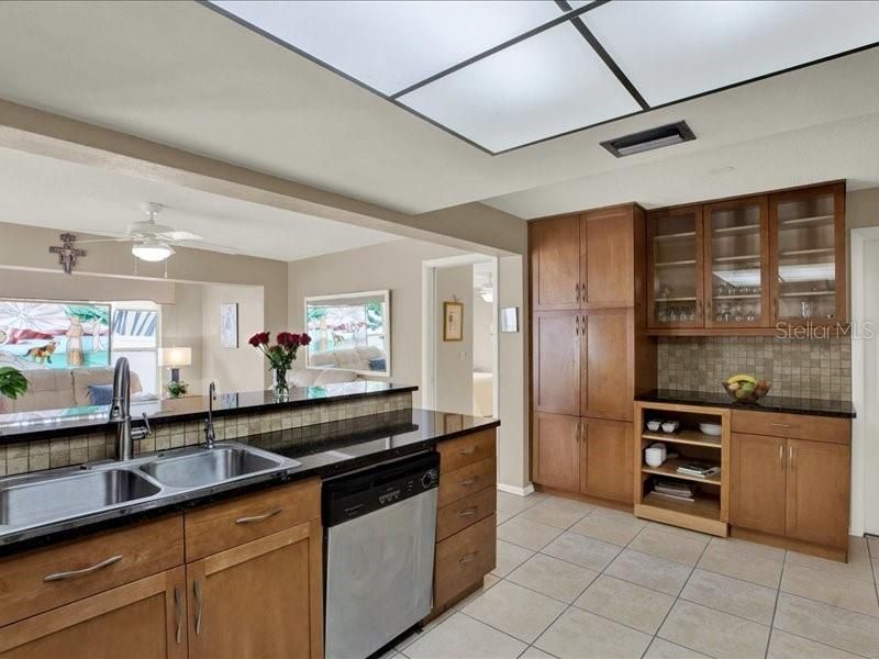 For Sale: $535,000 (3 beds, 2 baths, 1910 Square Feet)