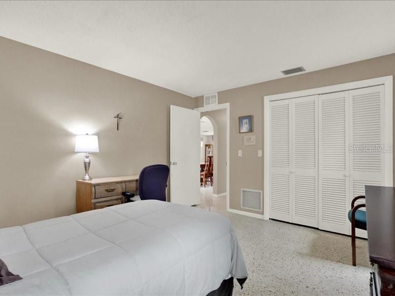 For Sale: $535,000 (3 beds, 2 baths, 1910 Square Feet)