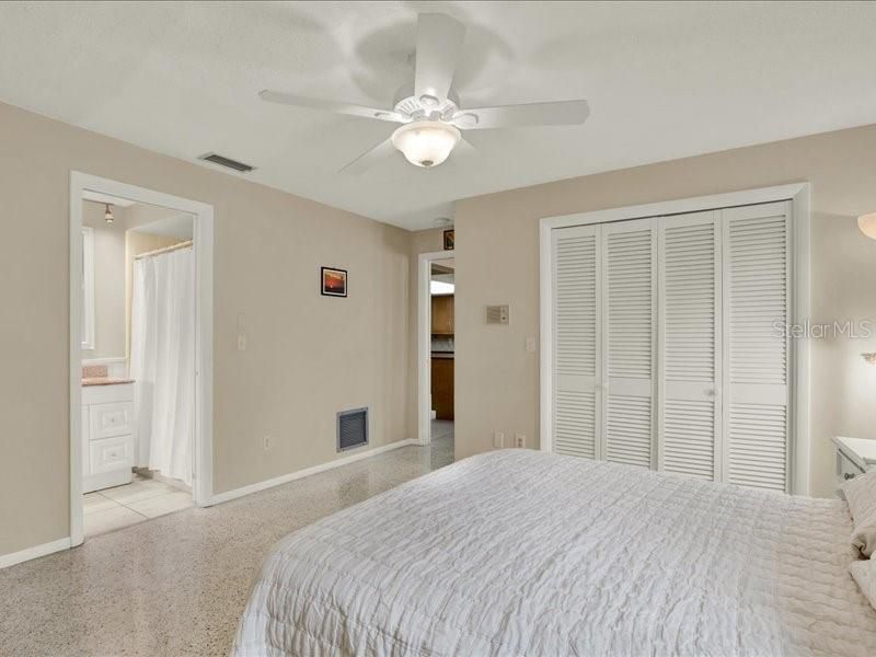 For Sale: $535,000 (3 beds, 2 baths, 1910 Square Feet)