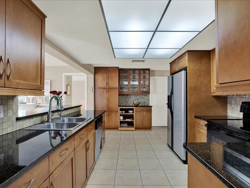 For Sale: $535,000 (3 beds, 2 baths, 1910 Square Feet)