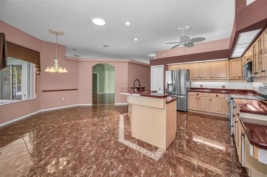 For Sale: $549,900 (4 beds, 2 baths, 2635 Square Feet)