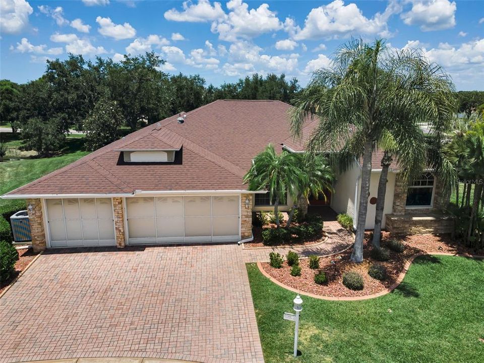 For Sale: $549,900 (4 beds, 2 baths, 2635 Square Feet)