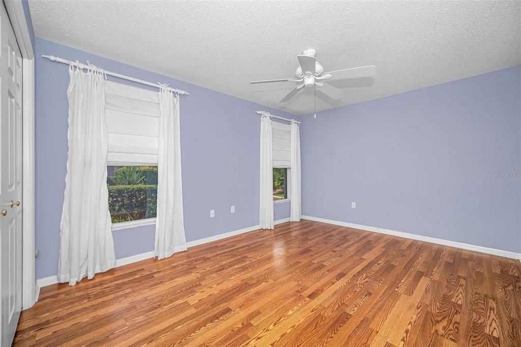 For Sale: $549,900 (4 beds, 2 baths, 2635 Square Feet)