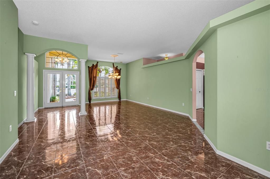 For Sale: $549,900 (4 beds, 2 baths, 2635 Square Feet)