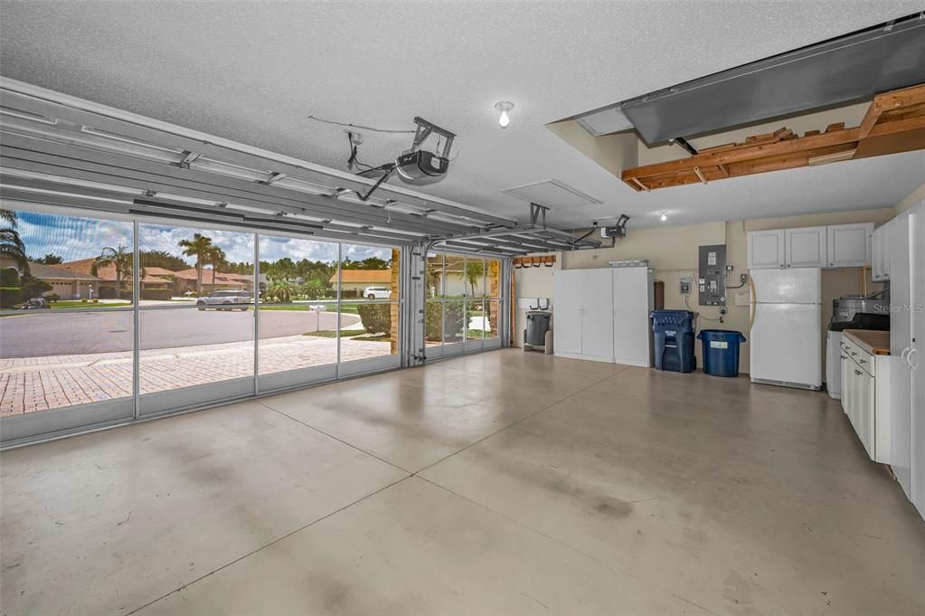 For Sale: $549,900 (4 beds, 2 baths, 2635 Square Feet)