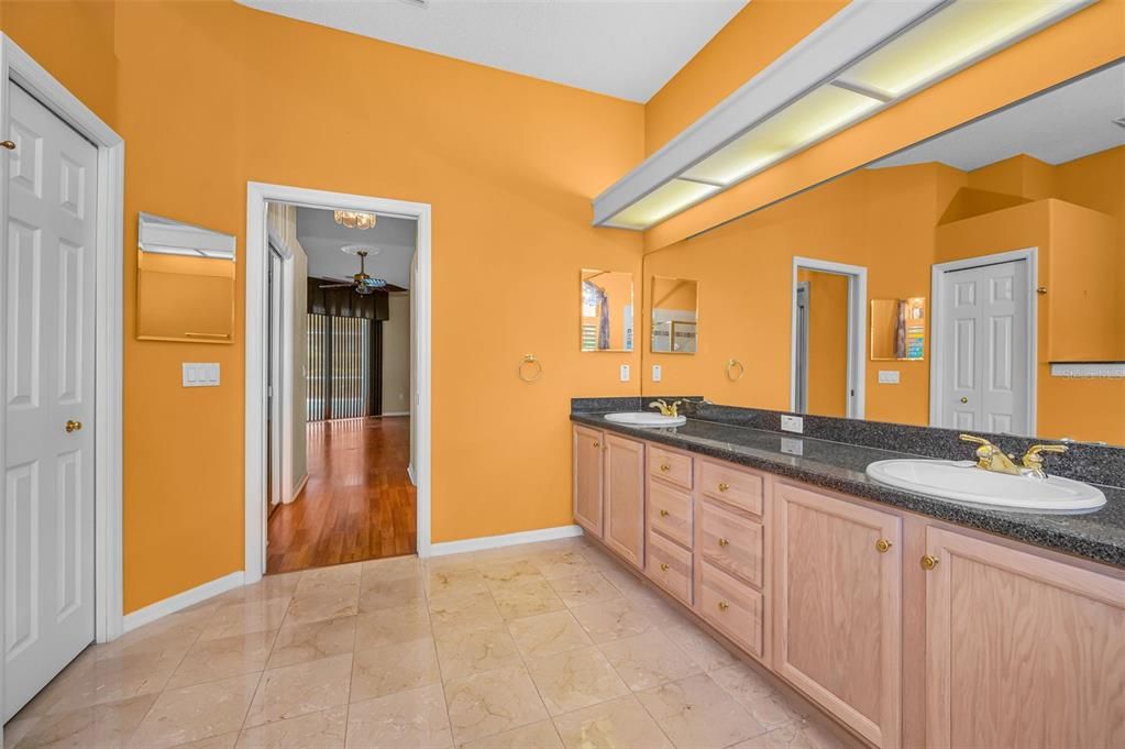 For Sale: $549,900 (4 beds, 2 baths, 2635 Square Feet)