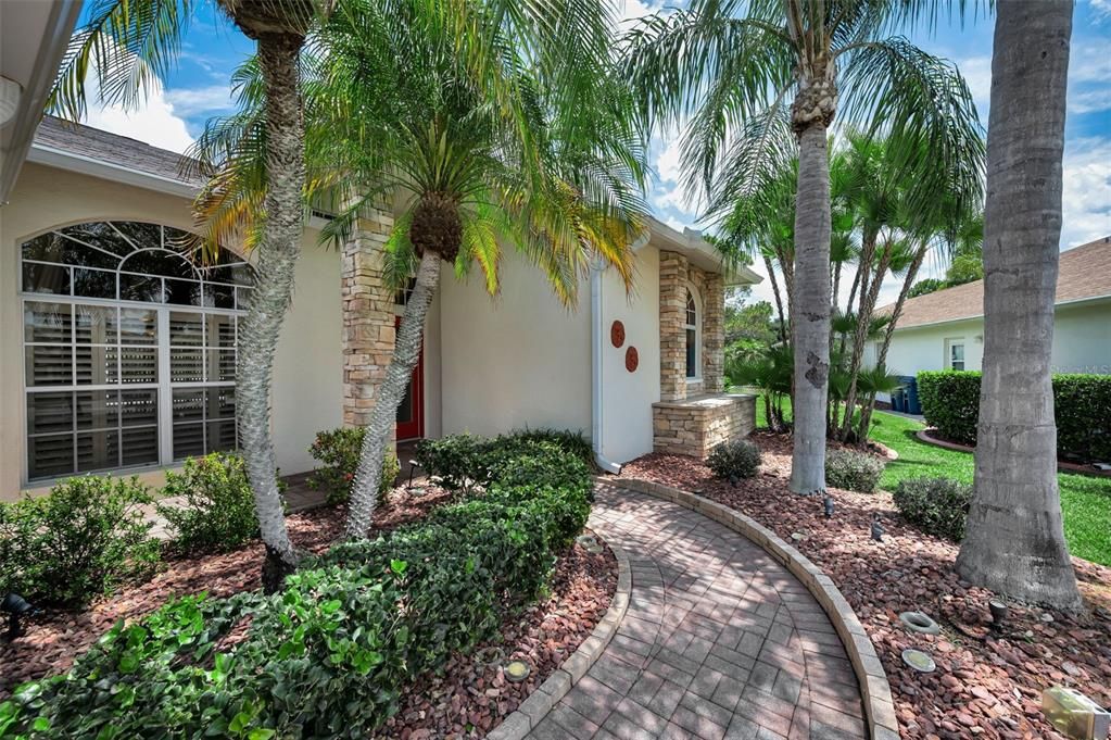 For Sale: $549,900 (4 beds, 2 baths, 2635 Square Feet)