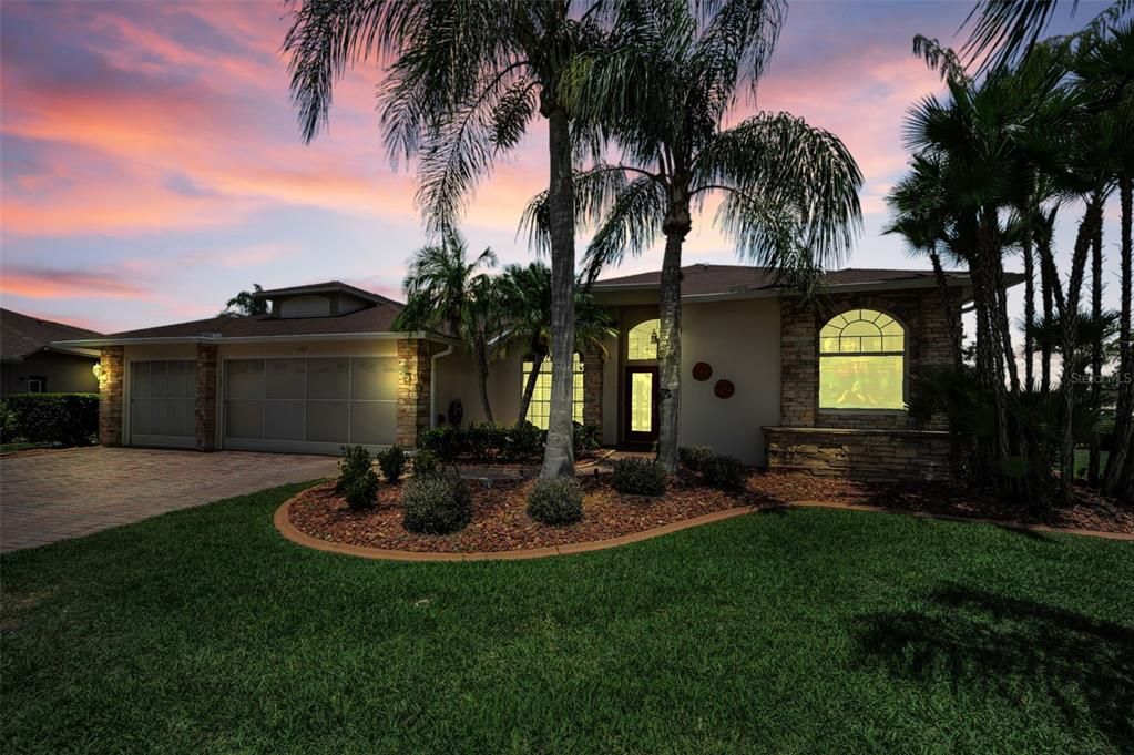 For Sale: $549,900 (4 beds, 2 baths, 2635 Square Feet)