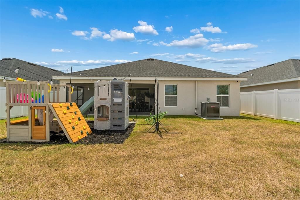 На продажу: $425,000 (3 спален, 2 ванн, 2004 Квадратных фут)