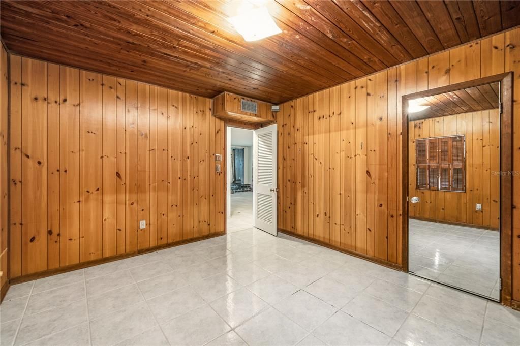 Activo con contrato: $625,000 (3 camas, 2 baños, 1984 Pies cuadrados)