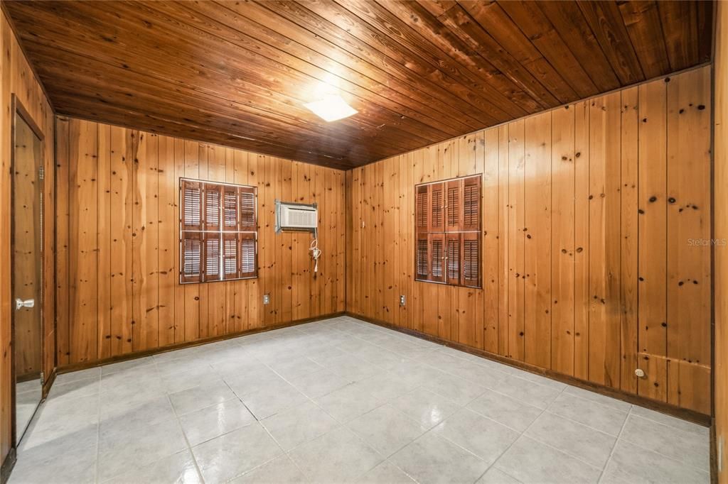 Activo con contrato: $625,000 (3 camas, 2 baños, 1984 Pies cuadrados)