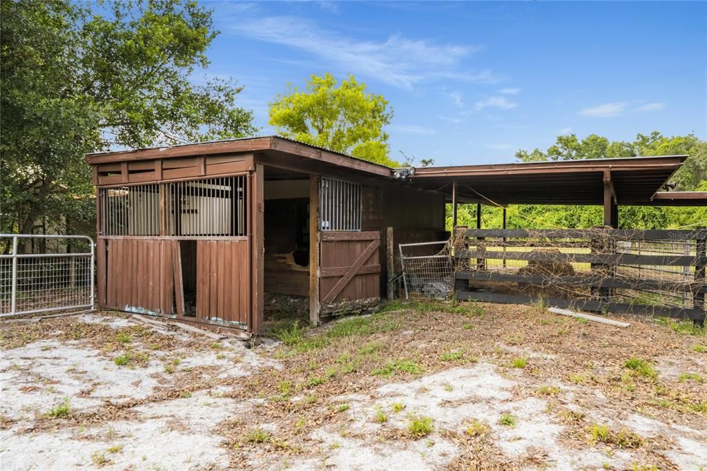 Activo con contrato: $625,000 (3 camas, 2 baños, 1984 Pies cuadrados)