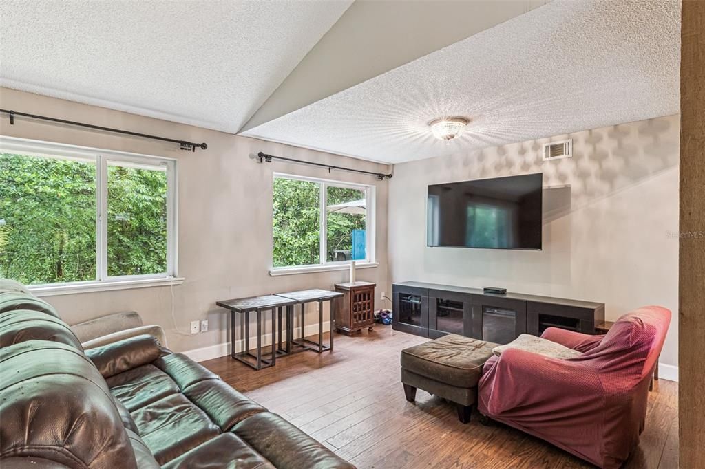 Active With Contract: $359,900 (3 beds, 2 baths, 1840 Square Feet)