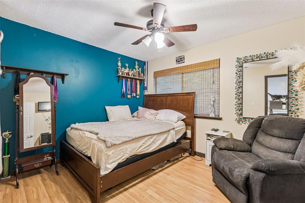 Active With Contract: $359,900 (3 beds, 2 baths, 1840 Square Feet)