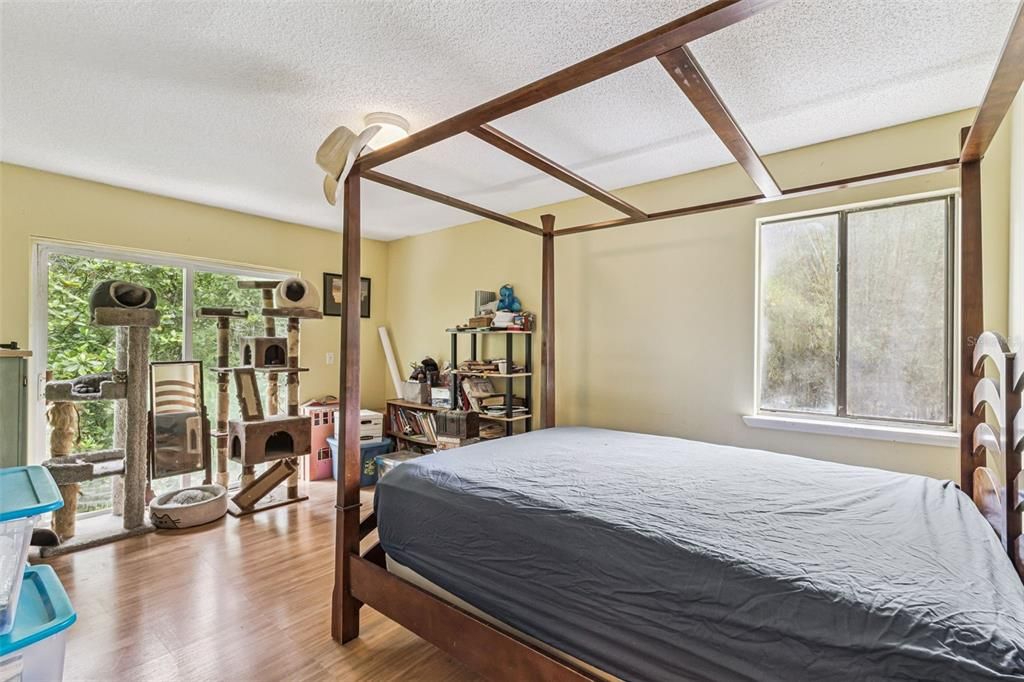 Active With Contract: $359,900 (3 beds, 2 baths, 1840 Square Feet)