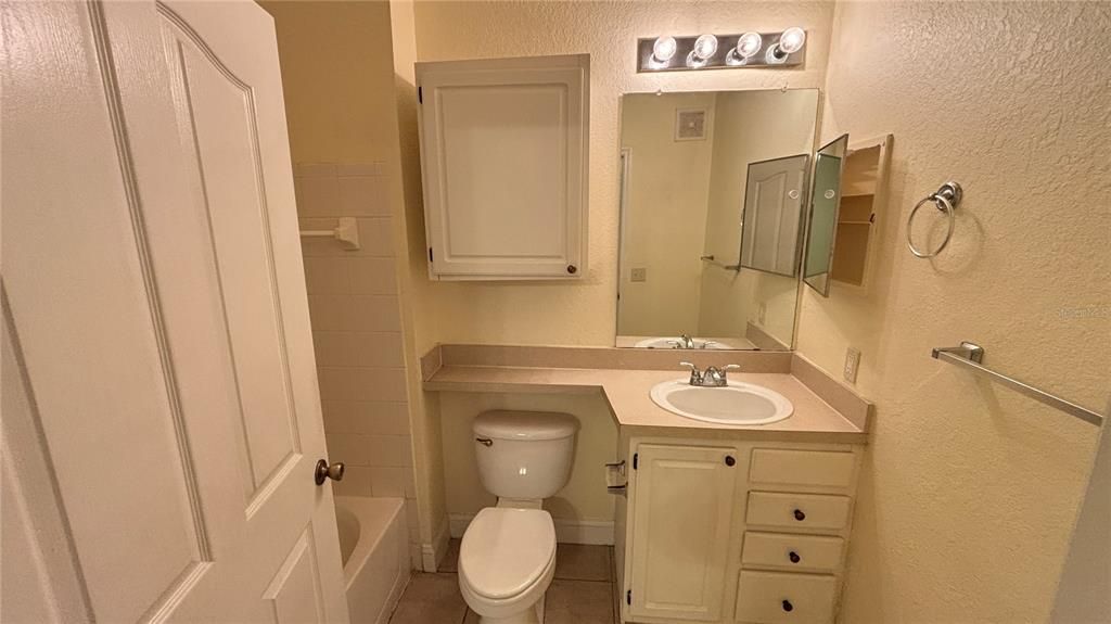 В аренду: $1,550 (2 спален, 2 ванн, 1048 Квадратных фут)