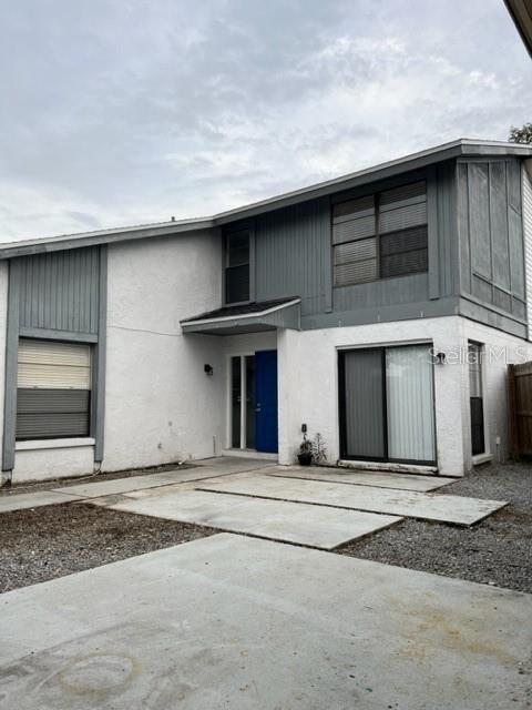 Active With Contract: $2,300 (3 beds, 2 baths, 1150 Square Feet)