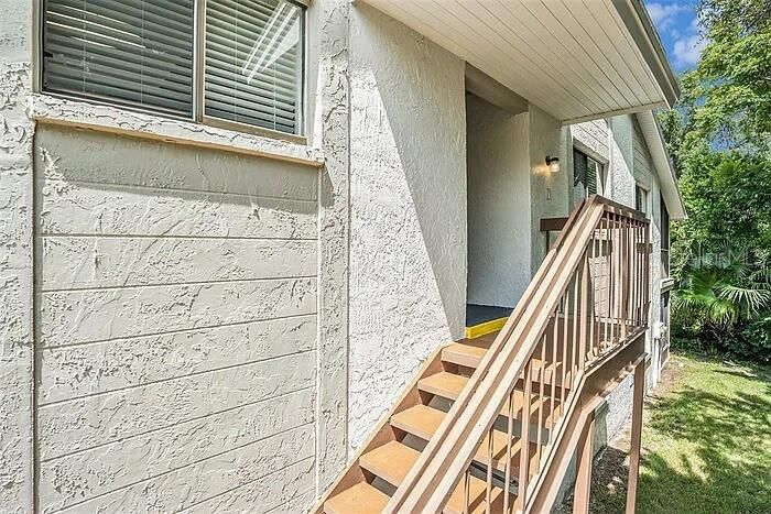 For Sale: $130,000 (2 beds, 2 baths, 1144 Square Feet)