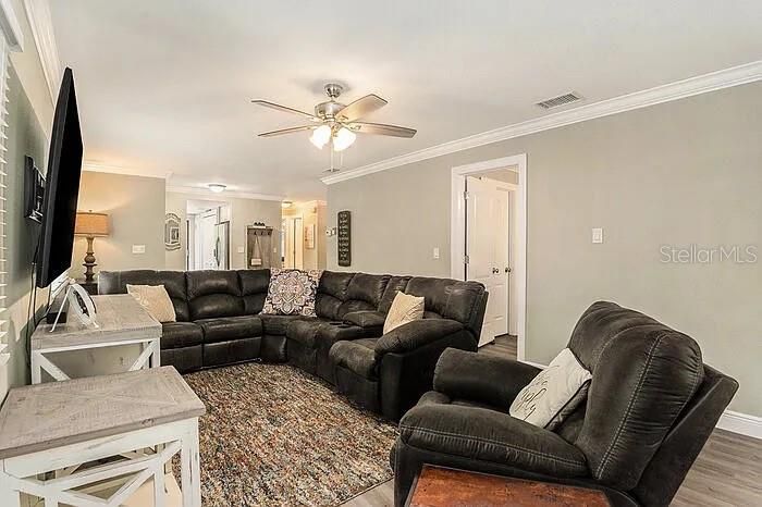 For Sale: $130,000 (2 beds, 2 baths, 1144 Square Feet)
